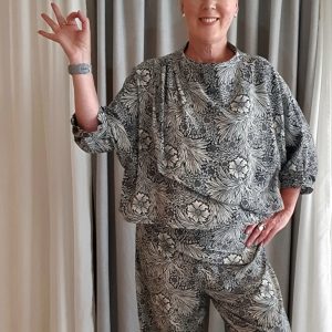 RELAX! pleated top and harem pants
